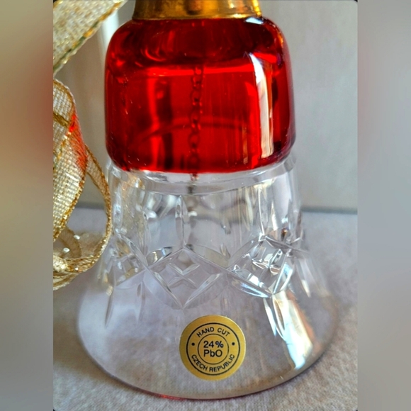 VINTAGE HAND CUT 24% PBO LEAD CRYSTAL CHRISTMAS BELL ORNAMENT ~ CZECH REPUBLIC - Picture 2 of 7